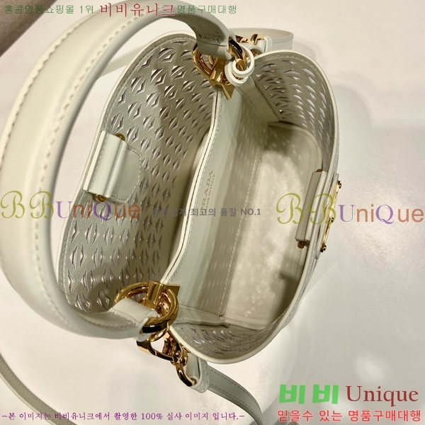 #����� �ƾƿ� ��Ƽ�� �̴� ũ�ν��� 1BA217-203