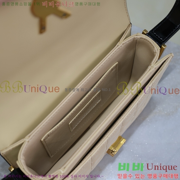 #���ζ� ���丮�� ��ÿ�� ���� 634306-771