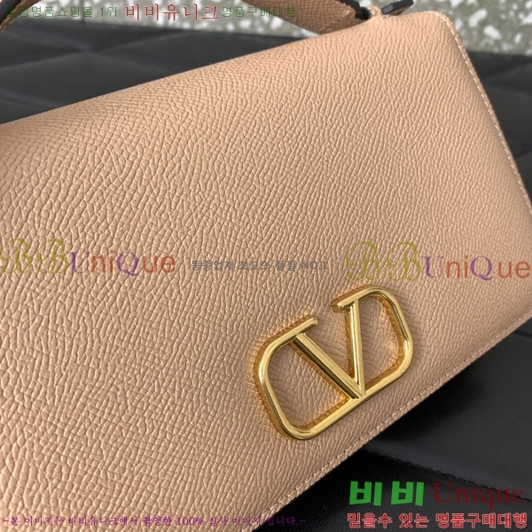 #�߷�Ƽ�� ����ٴ� V�ΰ� ü�ι� 40VA0682518-7