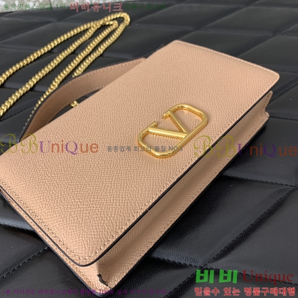 #�߷�Ƽ�� ����ٴ� V�ΰ� ü�ι� 40VA0682518-7