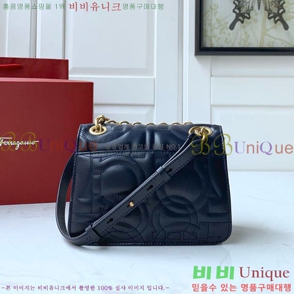 #��󰡸� ��ġ�� �ΰ� ũ�ν��� 21H153-1304 ���̺�