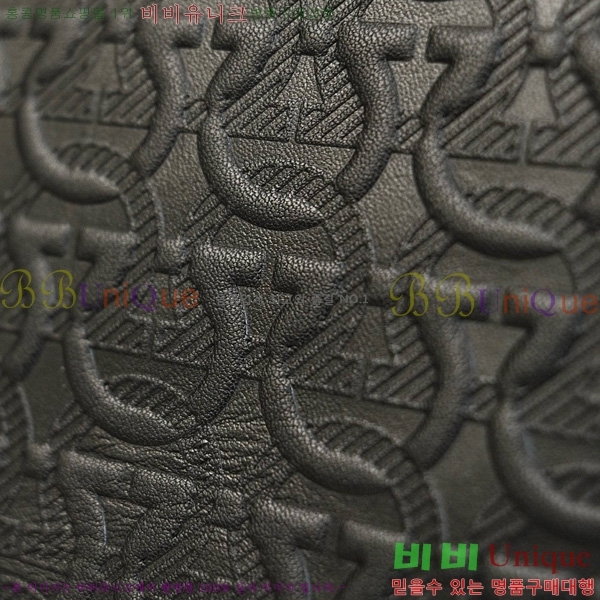 #��󰡸� ũ�ν��� H2116085