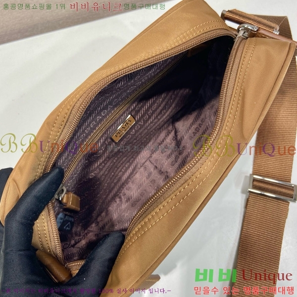 #����� ���ڳ� �ﰢ�ΰ� ī�޶�� 1BC167-105