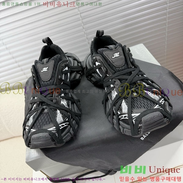 �߷��þư� 3XL Ʈ���̳� ����Ŀ�� BLA356602-17