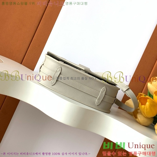 #���̳� ���̽��� M8021-103