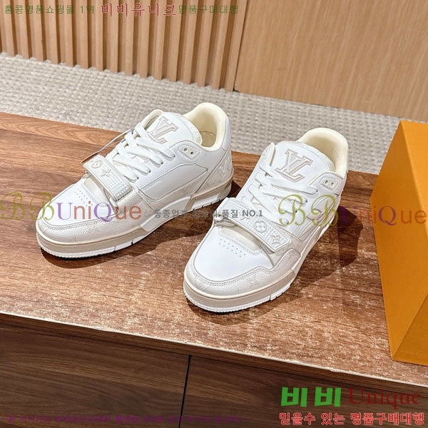 �������� LV Ʈ���̳� ����Ŀ�� LV511802-13