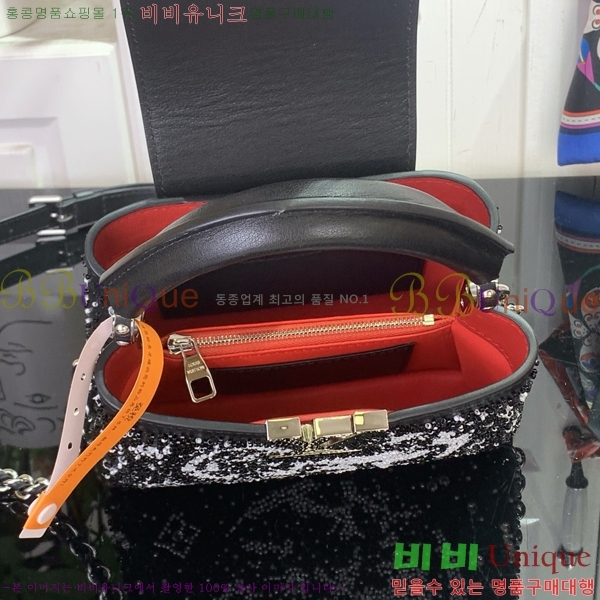 #���� ���� ��Ʈ�� īǶ�� �̴� M12977-101