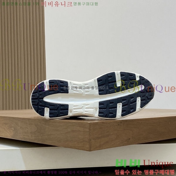 ���� ��**�� ����Ŀ�� MO592280-9