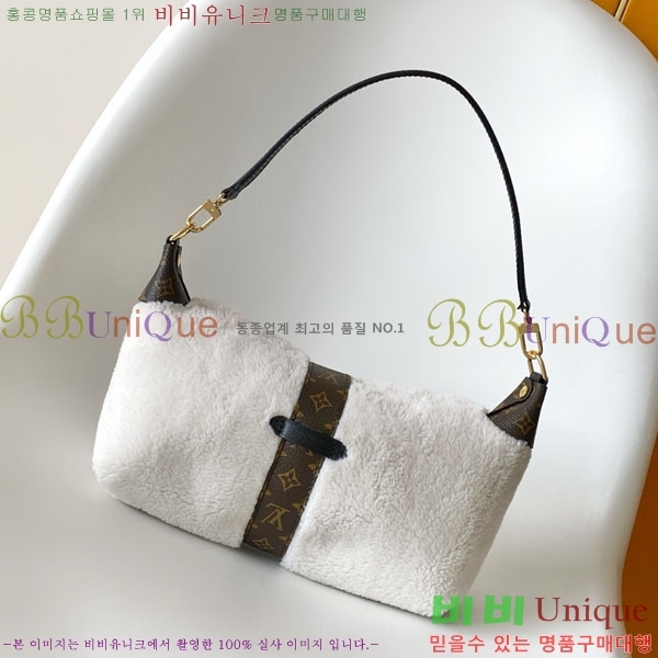 #����*�� Pochette Mia ����� M26245-101